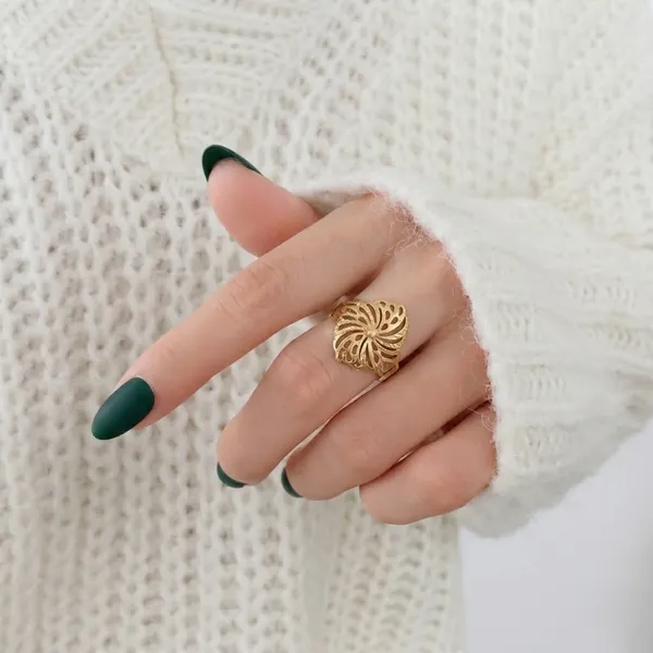 Golden_Pinwheel_Filigree_Ring
