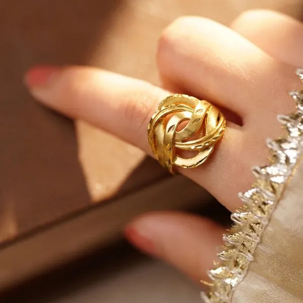 Infinite_Knot_Sculptural_Ring