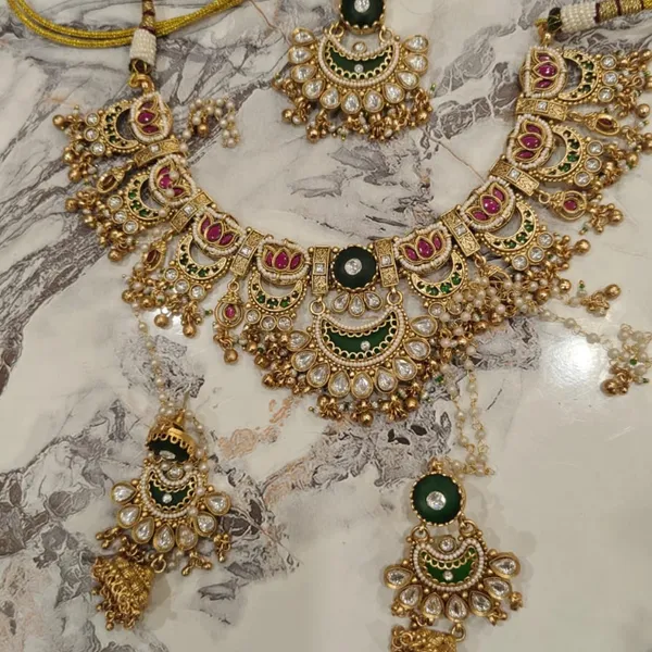 Meera_Royal_Meenakari_&_Kundan_Bridal_Set