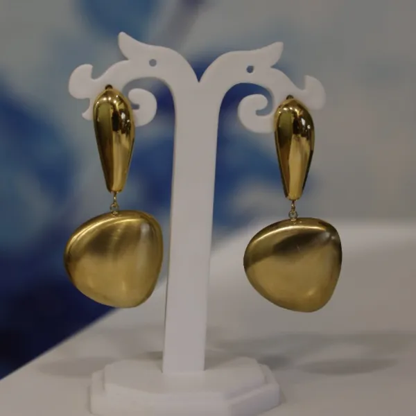 Matte_Gold_Sculptural_Pebble_Drop_Earrings