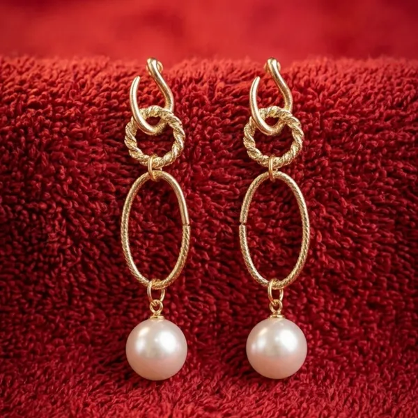 Textured_Gold_Link_&_Pearl_Drop_Earrings
