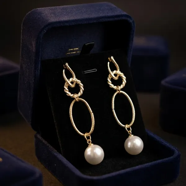 Textured_Gold_Link_&_Pearl_Drop_Earrings