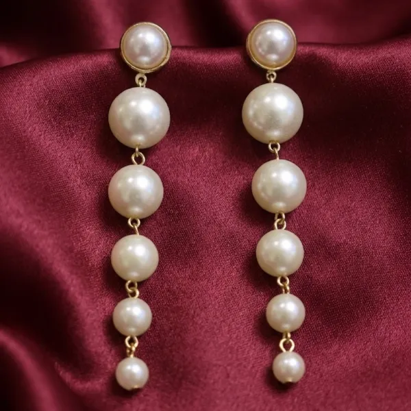 Cascading_Pearl_Linear_Drop_Earrings
