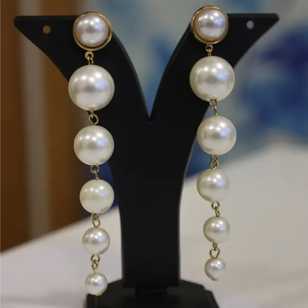 Cascading_Pearl_Linear_Drop_Earrings
