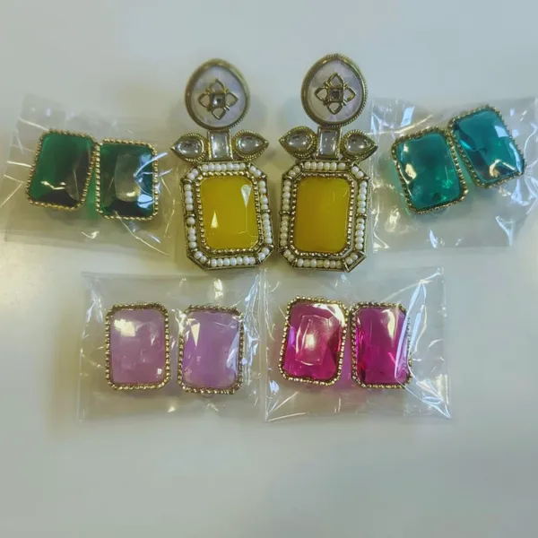 Vintage_Interchangeable_Stone_Drop_Earring_Set_(Pack_Of_5)