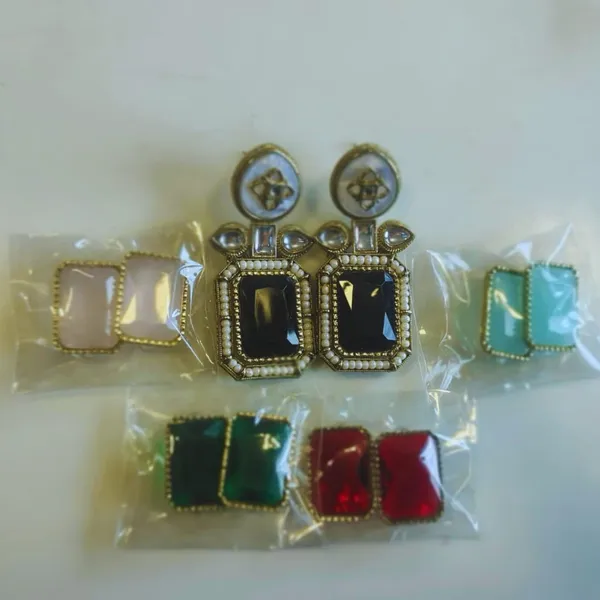 Regal_Interchangeable_Stone_Drop_Earring_Set_(Pack_Of_5)
