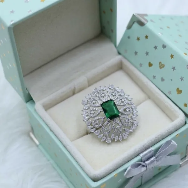 Emerald_&_Diamond_Floral_Statement_Ring