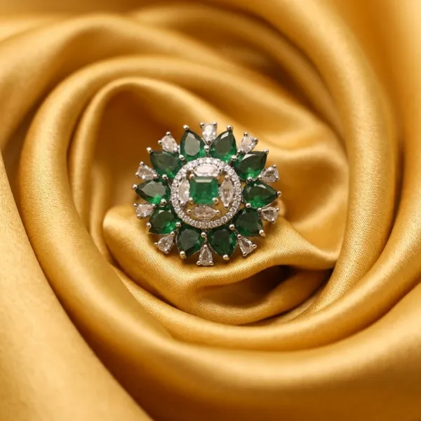 Emerald_Enigma_Sunburst_Cocktail_Ring