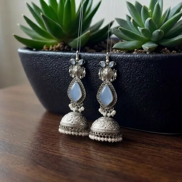 Elegant_Blue_Moonstone_Jhumka