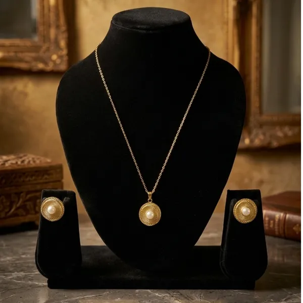 The_Celestia_Pearl_Sunburst_Set