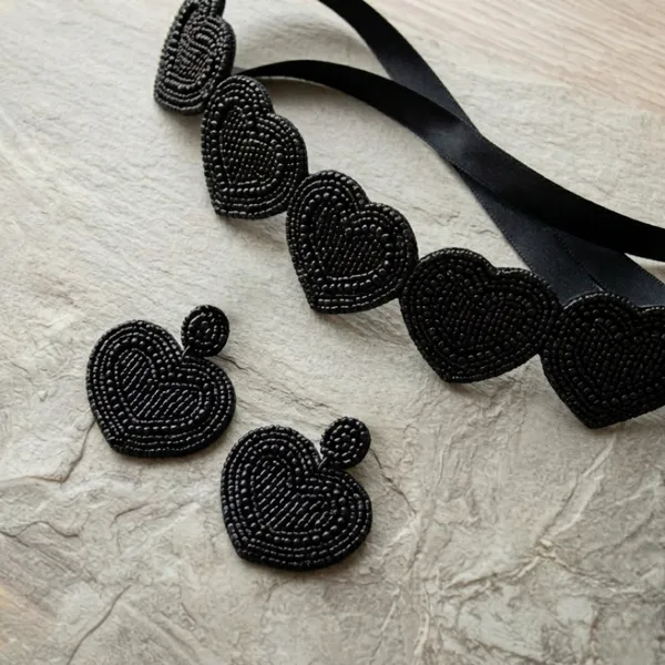 The_Noir_Amore_Beaded_Heart_Set