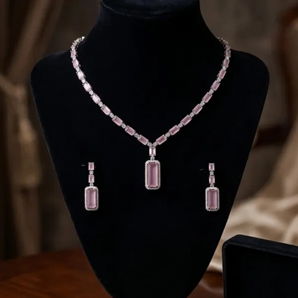 Rose_Radiance_Emerald-Cut_Statement_Set