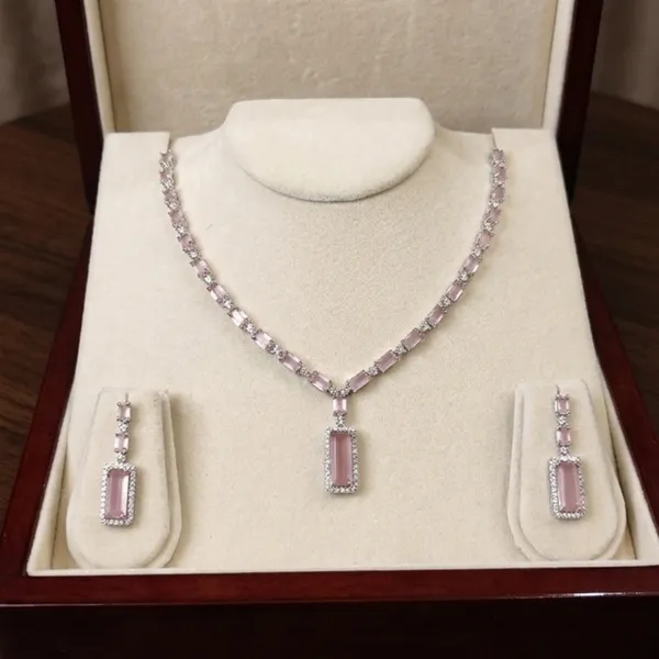 Rose_Radiance_Emerald-Cut_Statement_Set