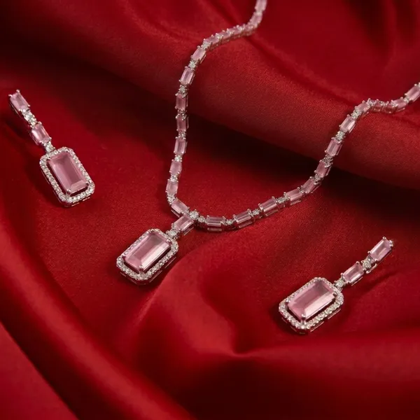Rose_Radiance_Emerald-Cut_Statement_Set