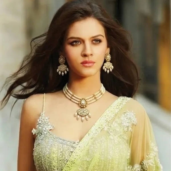 Rose_Radiance_Emerald-Cut_Statement_Set