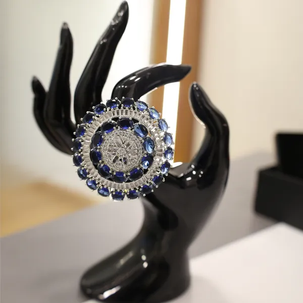 Royal_Sapphire_Halo_Statement_Ring