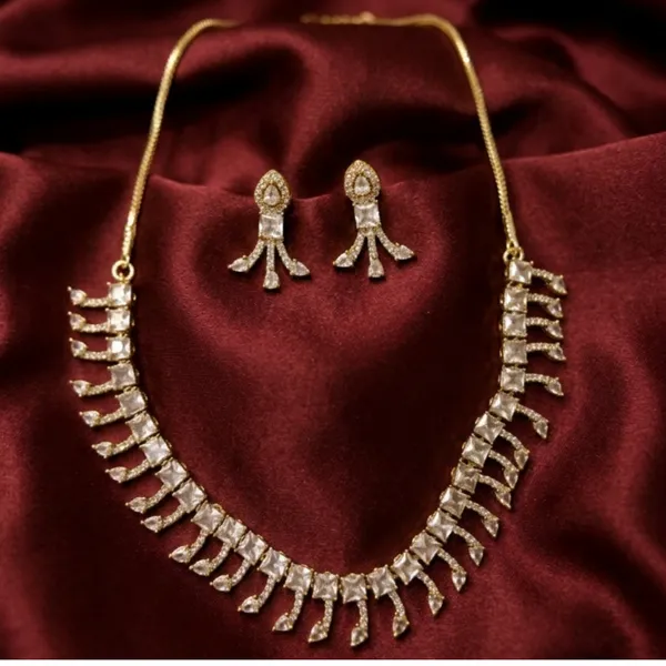 Elegant_Crystal_Fringe_Necklace_Set