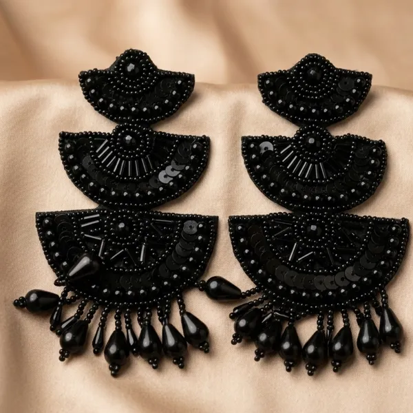 Onyx_Noir_Beaded_Tiered_Chandelier