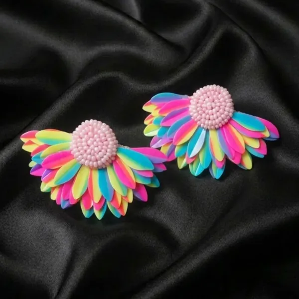 Iris_Multi-Color_Beaded_Fan_Studs