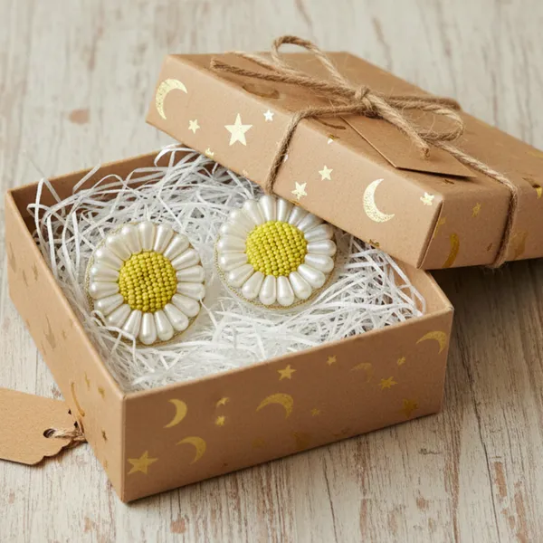 Daisy_Pearl_Handcrafted_Beaded_Stud_Earrings