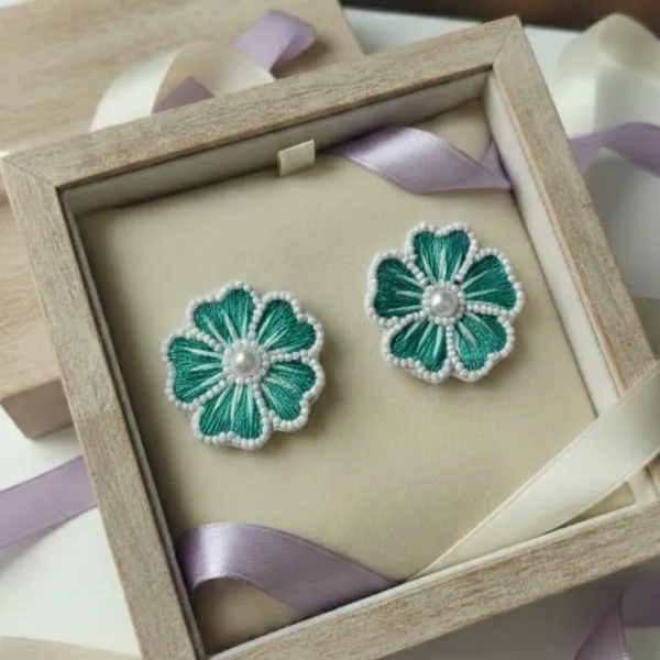 Emerald_Bloom_Studs