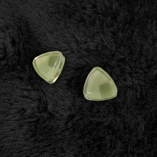 Minimal_Pastel_Green_Triangle_Stud_Earrings