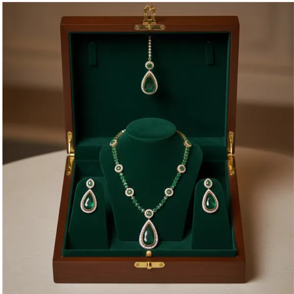 Emerald_Teardrop_Elegance_Jewelry_Set