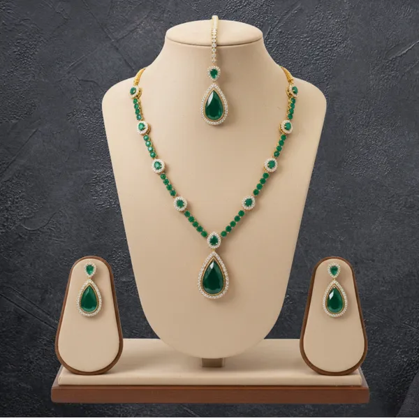 Emerald_Teardrop_Elegance_Jewelry_Set