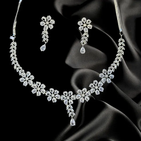 Crystal_Bloom_Floral_Necklace_Set_-Jn118