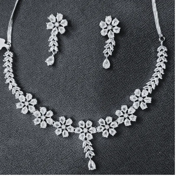 Crystal_Bloom_Floral_Necklace_Set_-Jn118