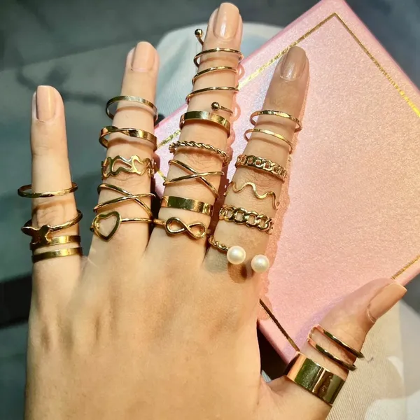 Elegant_Gold_Stackable_Ring_Set_-_Jr103