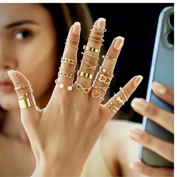 Elegant_Gold_Stackable_Ring_Set_-_Jr103