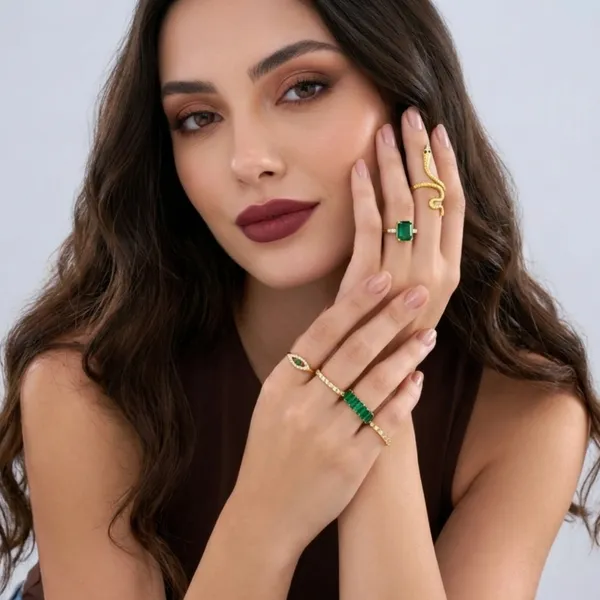 Serpent_Charm_&_Emerald_Ring_Stack_-_Jr101