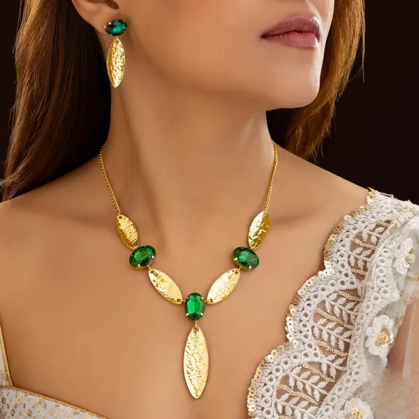 Emerald_Leaf_Gold_Necklace_&_Earring_Set_-Jn110
