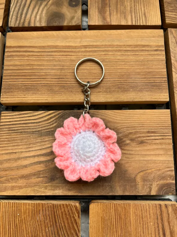 Sunflower_Crochet_Keychain_(pink)