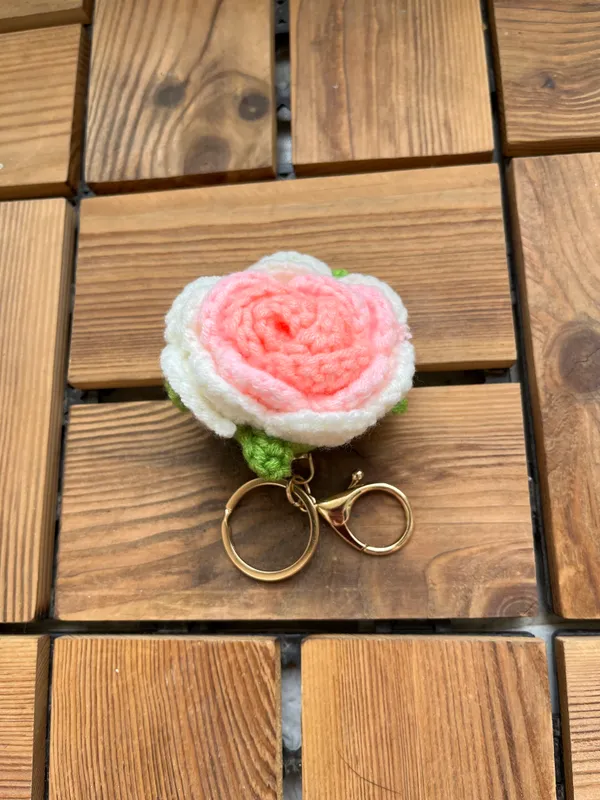 Flower_Crochet_Keychain_(White)