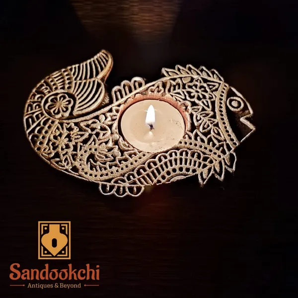 Wood_Traditional_Fish_Shaped_Tealight_Candle_Holder