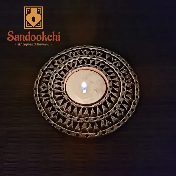 Sheesham_Wood_Traditional_Geometric_Carved_Tealight_Candle_Holder