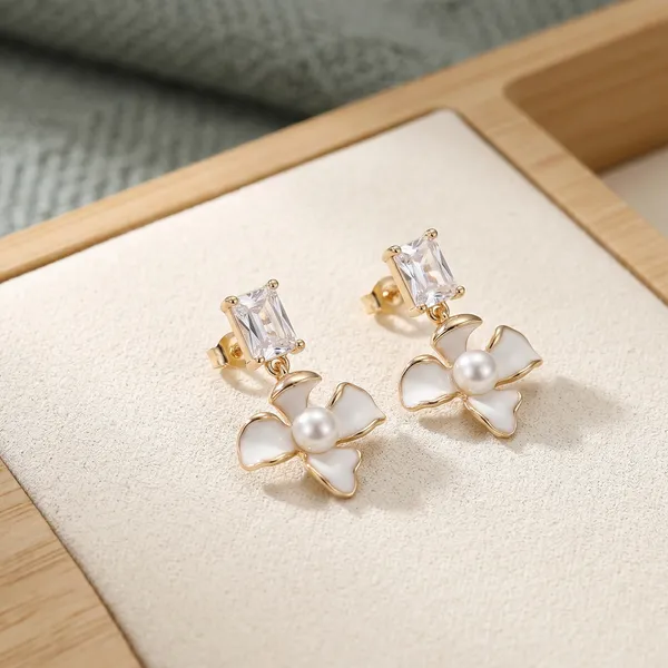 White_Gold_Plated_Floral_Pearl_Stone_Stud_Earrings_For_Women