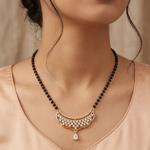 Sizzling_Stylish_American_Diamond_Single_Strand_Black_Beaded_Mangalsutra