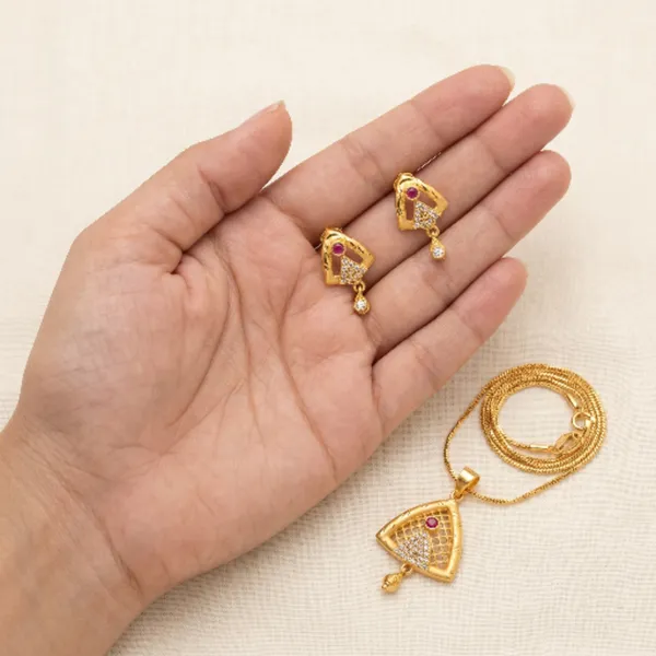 Gold_Plated_Ruby_Red_Stone_Triangular_Pendant_Necklace_Earrings_Set_For_Women