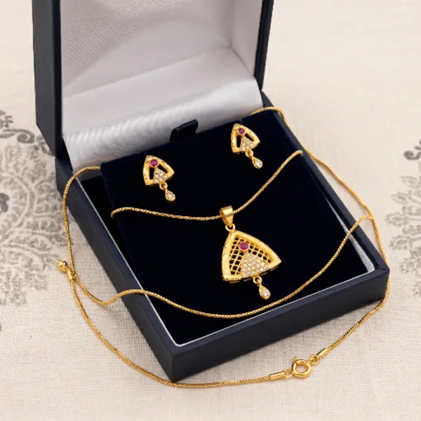 Gold_Plated_Ruby_Red_Stone_Triangular_Pendant_Necklace_Earrings_Set_For_Women