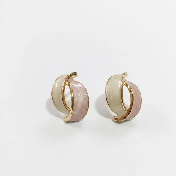 Rose_Gold_Pastel_Pink_White_Enamel_Half_Hoop_Earrings_For_Women