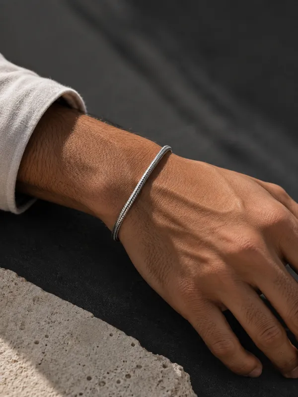 Auren_Silver_Minimalist_Bracelet
