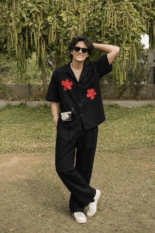 Black_Flower_Embroidery_Shirt