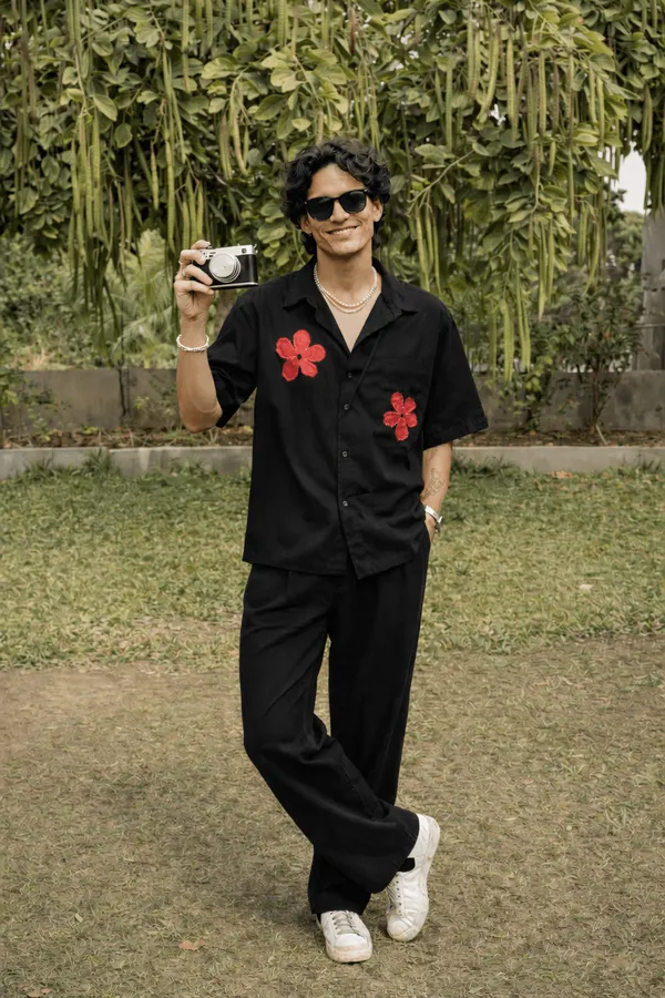 Black_Flower_Embroidery_Shirt