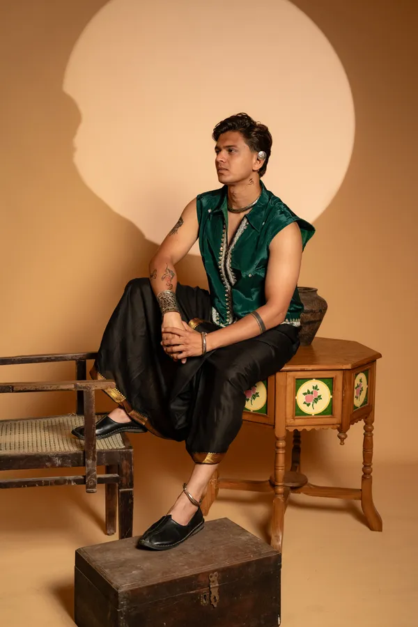 GREEN_EMBROIDERY_HALF_JACKET_(FULL_PAIR)