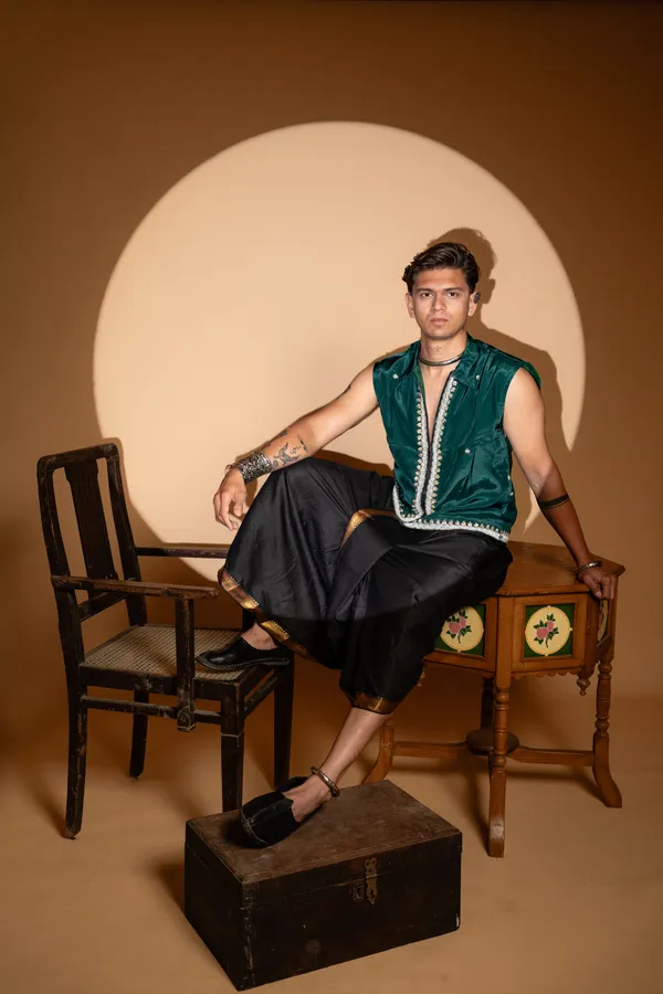 GREEN_EMBROIDERY_HALF_JACKET_(FULL_PAIR)