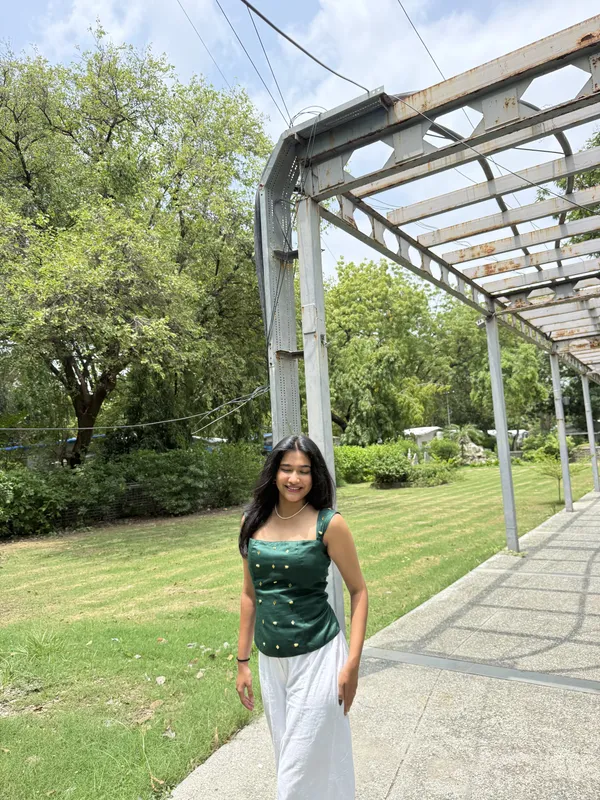 GREEN_SHORT_TOP