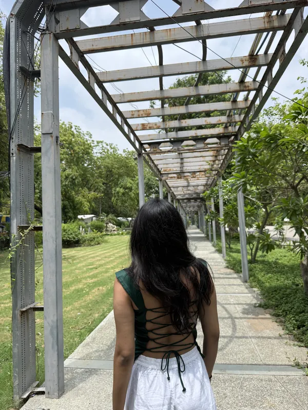 GREEN_SHORT_TOP